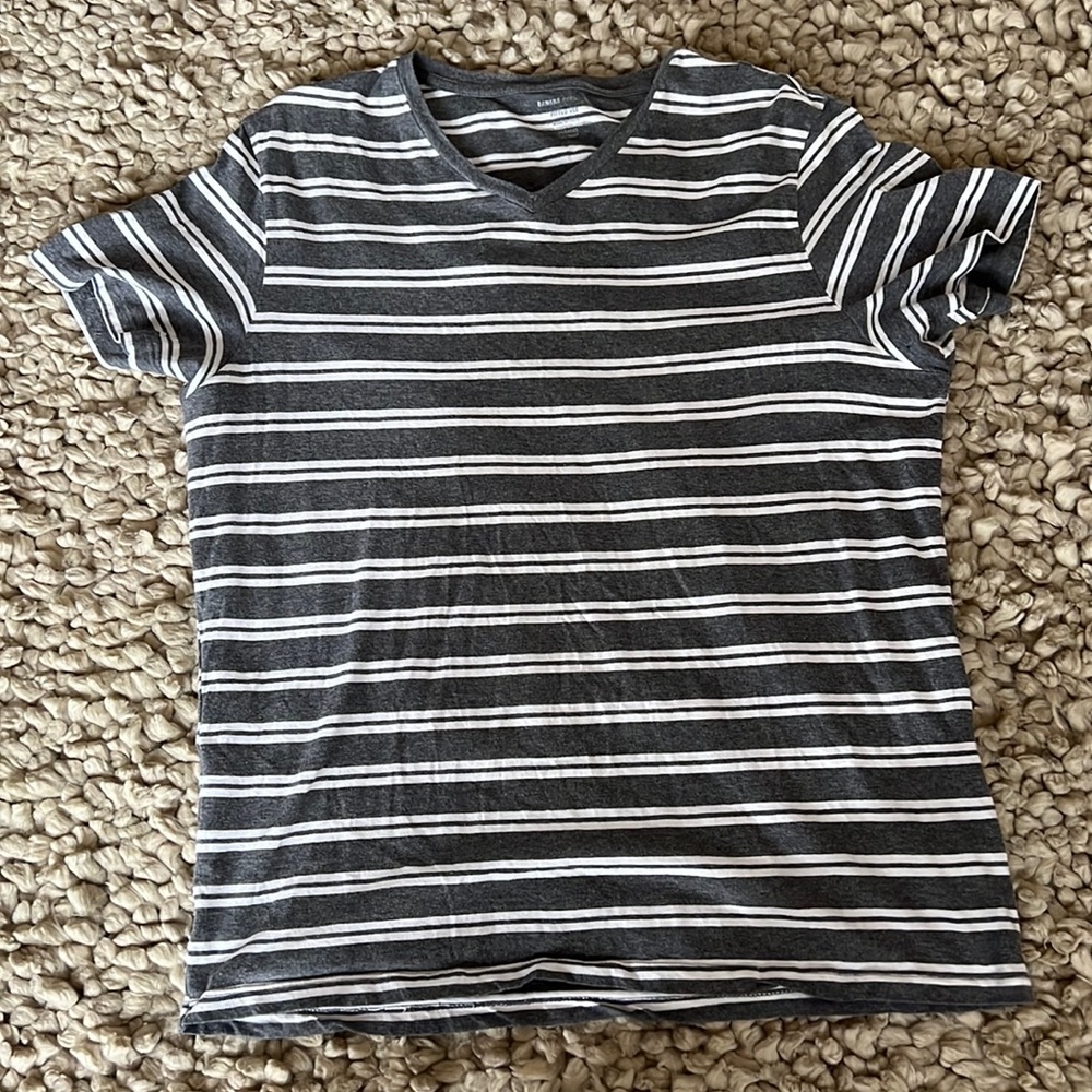 Like New! Banana Republic fitted striped V neck